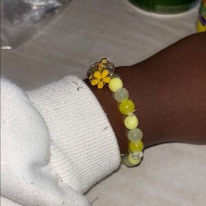 Yellow Beaded Bracelet with Alternating Pattern